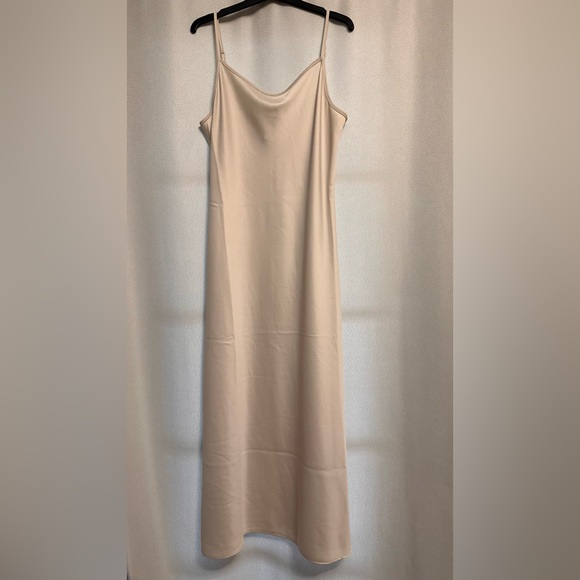 NWT House of Harlow 1960 2-Piece Ivory Champagne Beaded Midi Dress -Size M - Picture 7 of 9